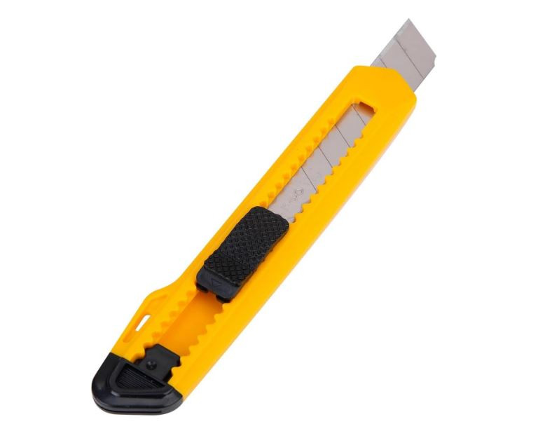 Deli E2001 Cutter 8 snap-off blades, YELLOW