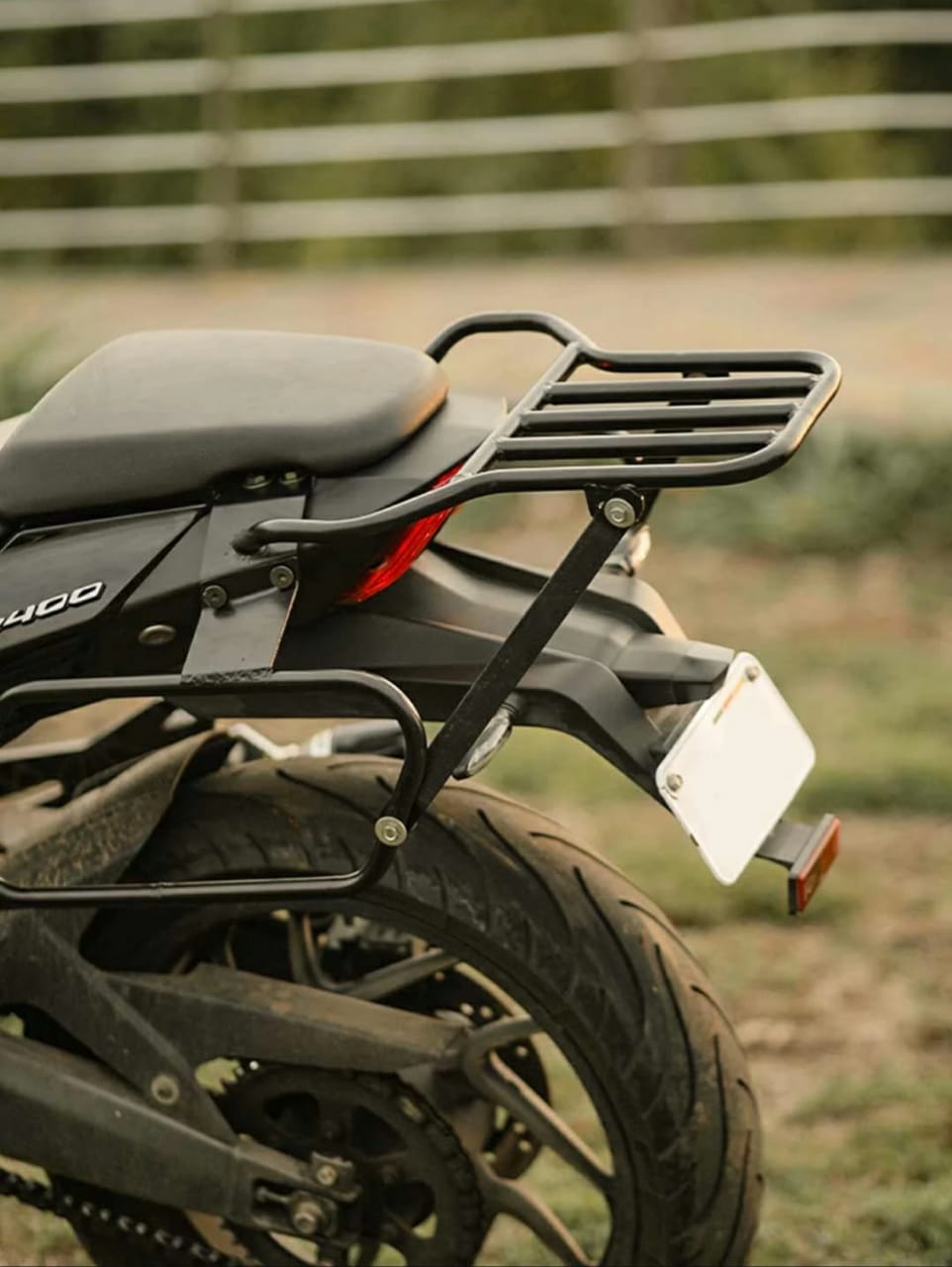 Saddle stay